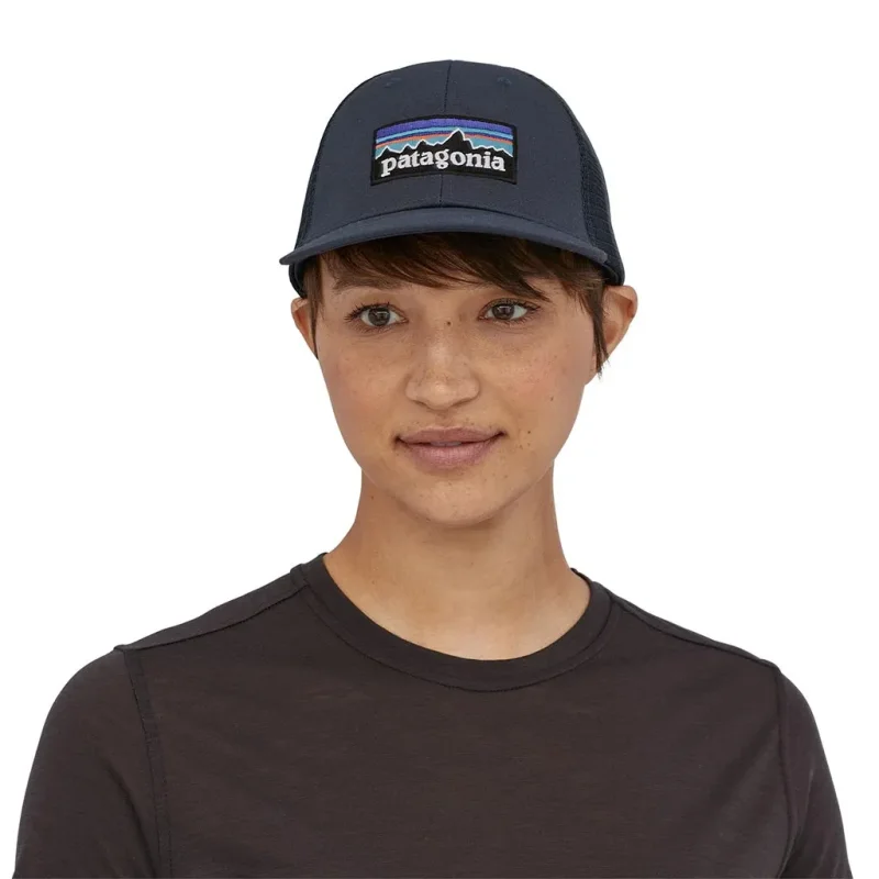 PATAGONIA P6 Logo Lopro Trucker Hat navy blue 2024 Accessories